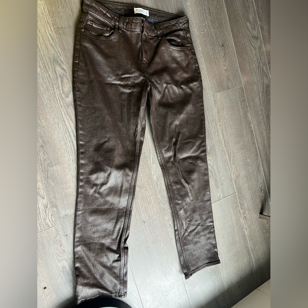 Abercrombie & Fitch Brown Curve Love Mid Rise 90s Straight Jeans - Picture 3 of 6